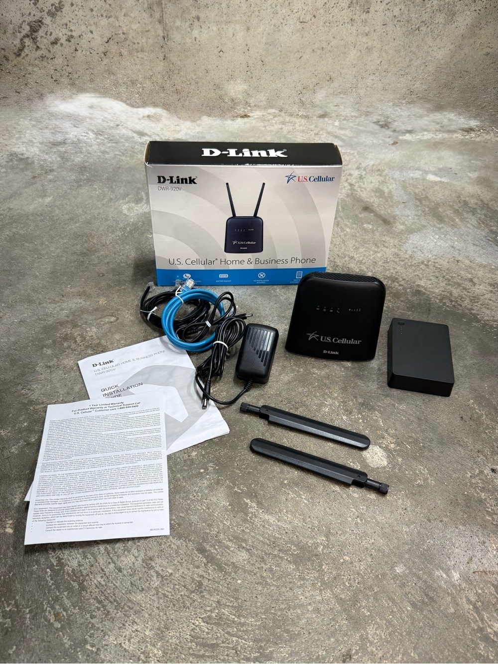 D-Link DWR-920V 4G LTE U.S. Cellular Router - Picture 2 of 8